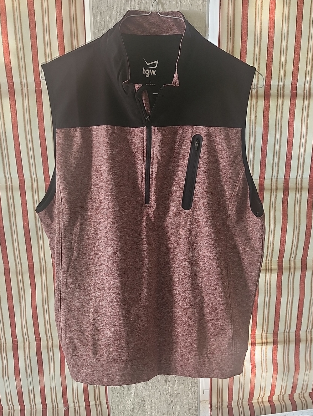 TGW Men's Sleeveless Quarter-Zip Vest in Heather Burgundy and Black
